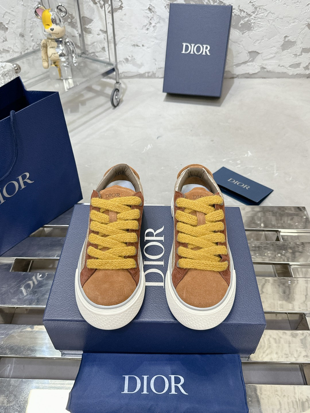Sneakers
