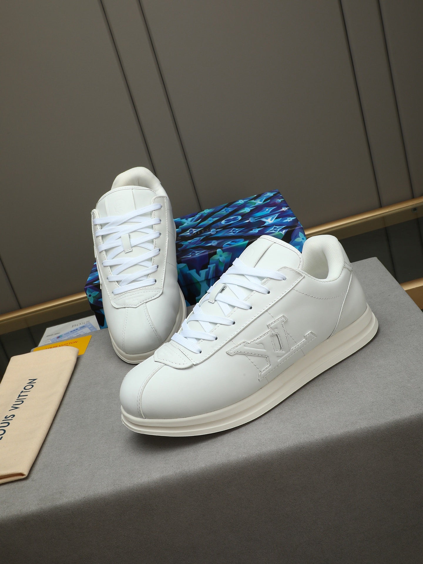 Sneakers
