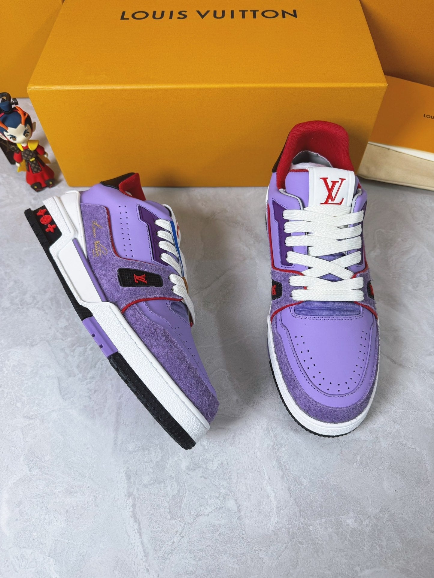 Sneakers