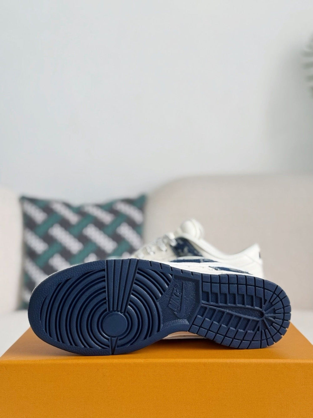 Sneaker