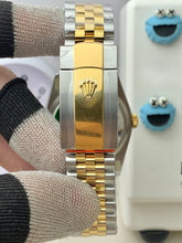 Onyx 10 Baguette Diamond Dial Day-Date Yellow Gold