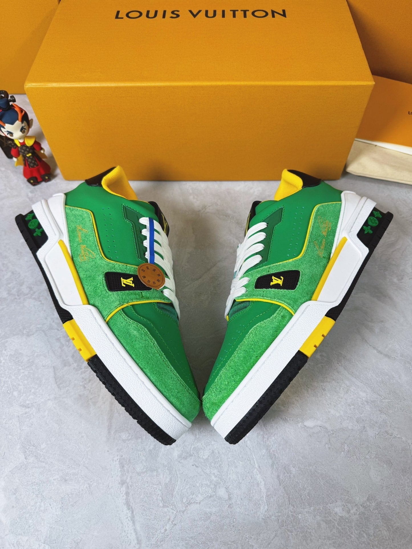 Sneakers