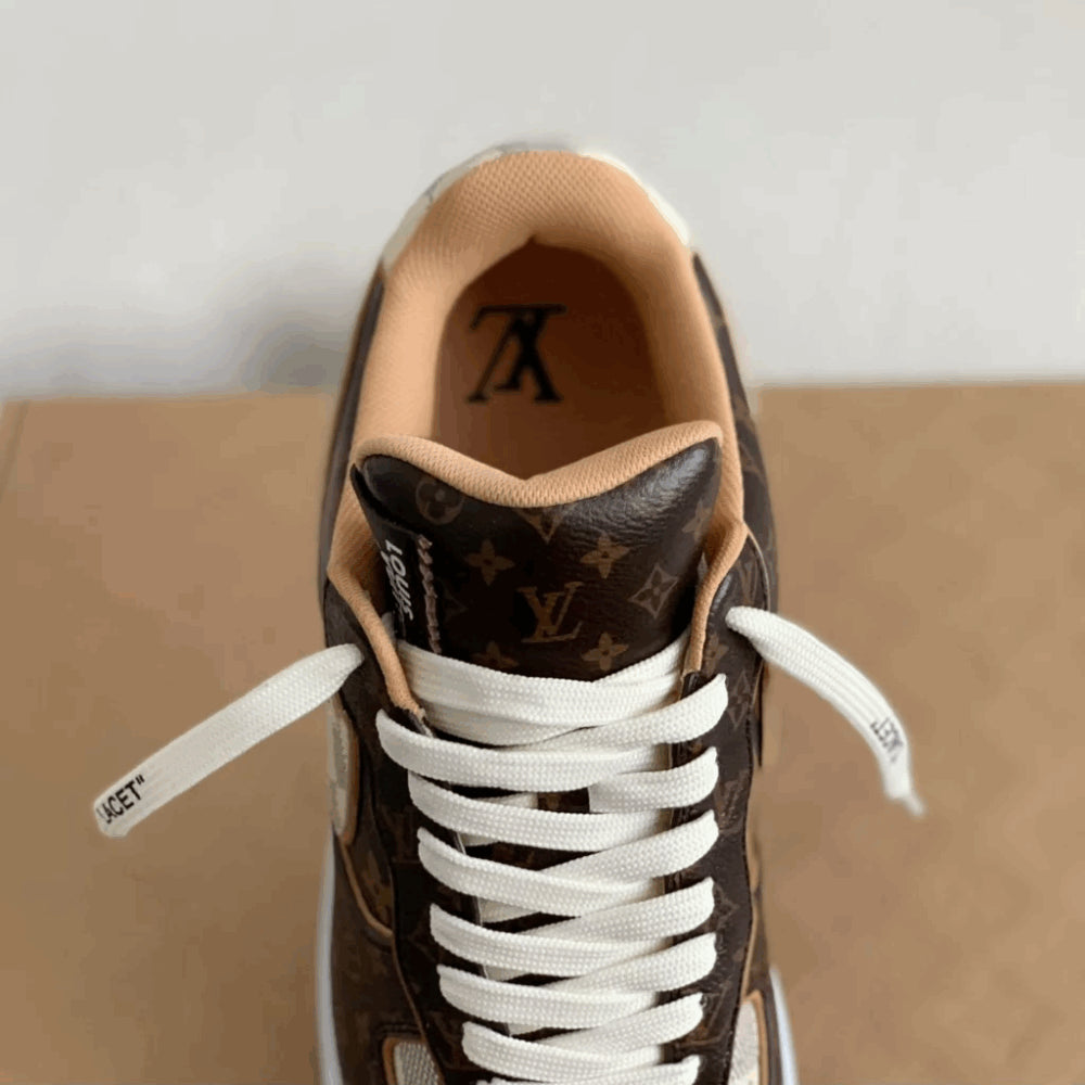 Sneaker