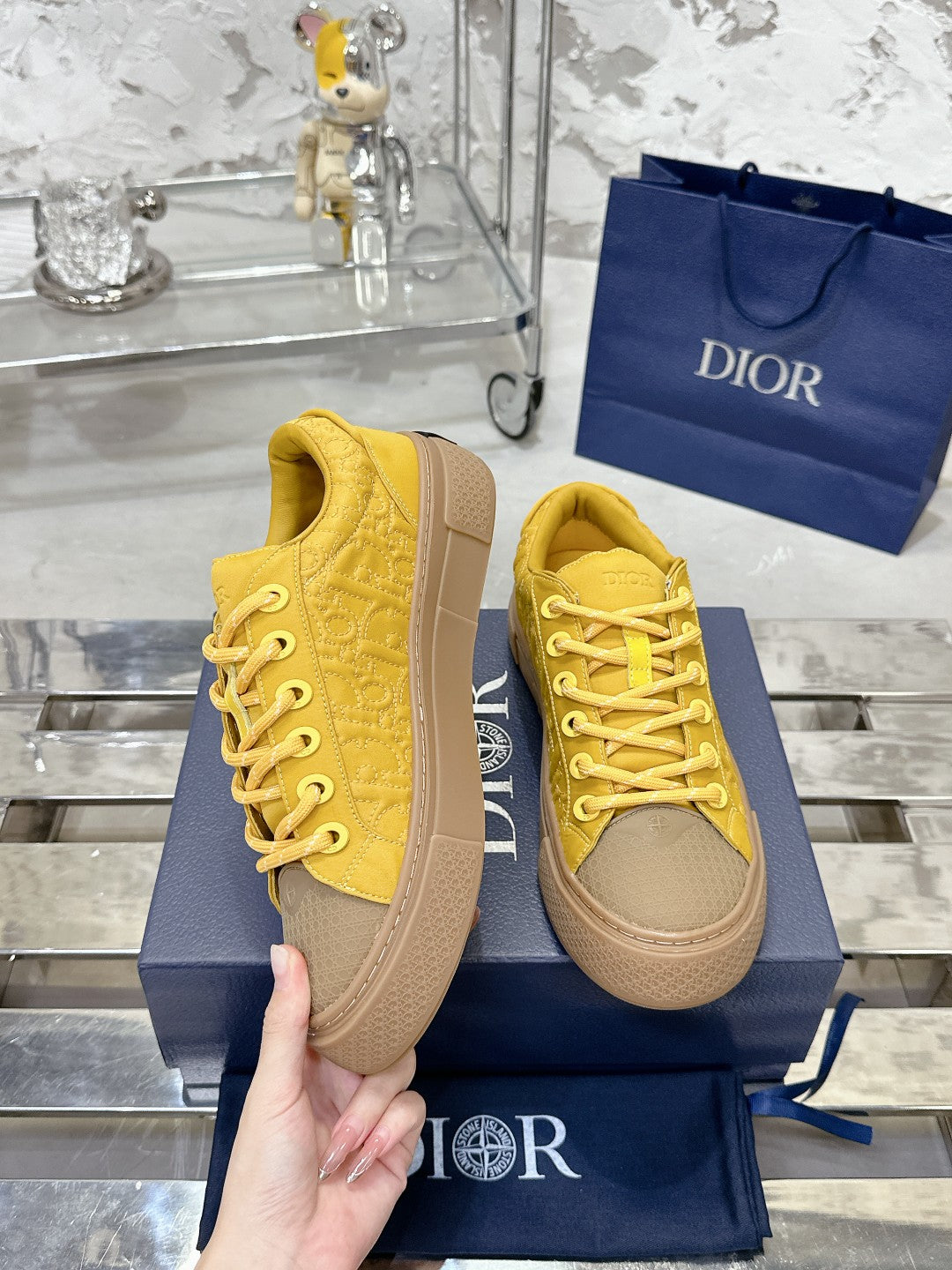 Sneakers