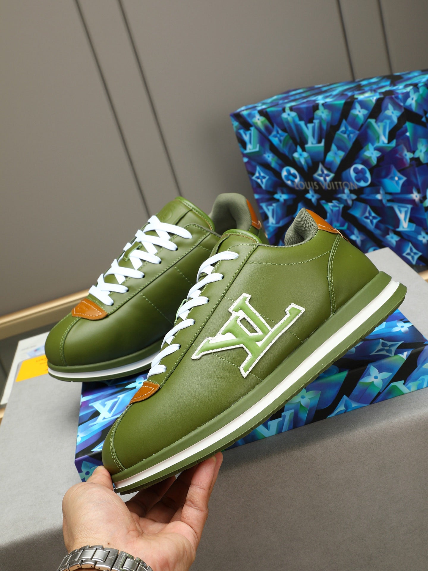 Sneakers