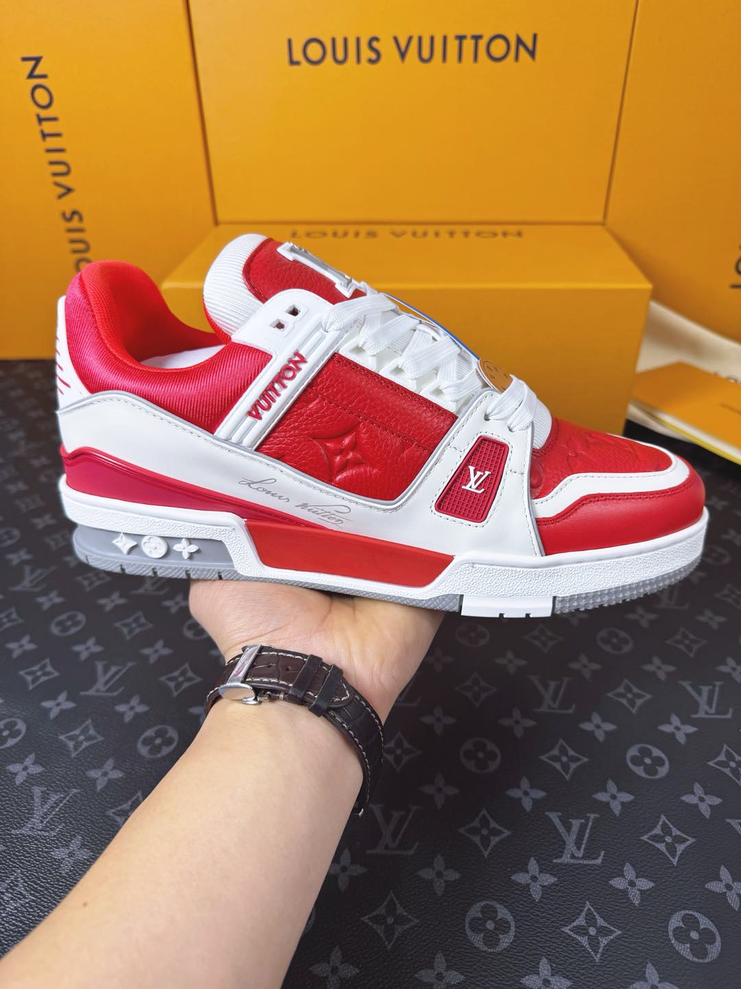 Sneakers