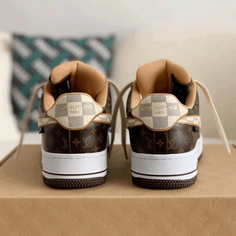 Sneaker