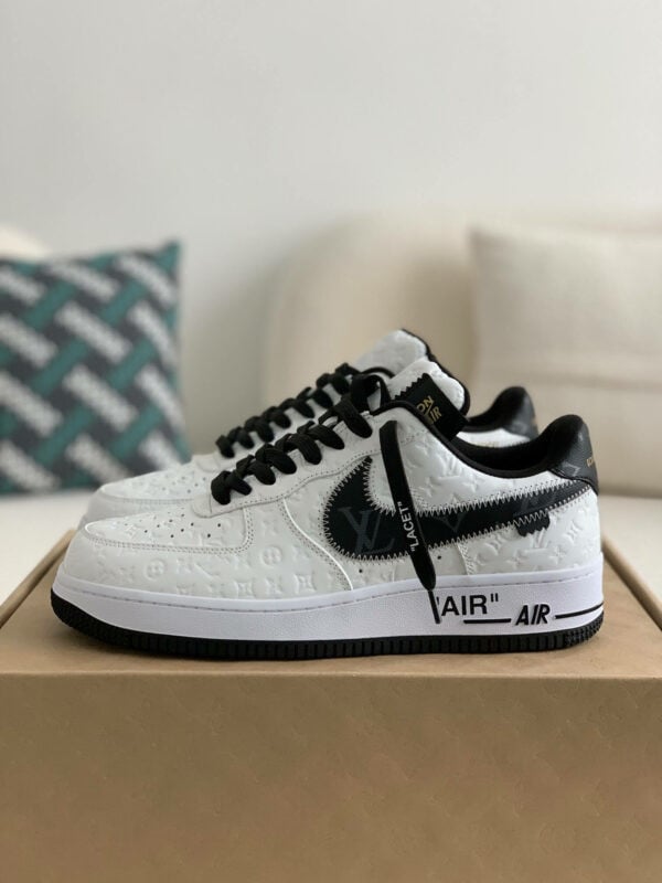 Sneaker