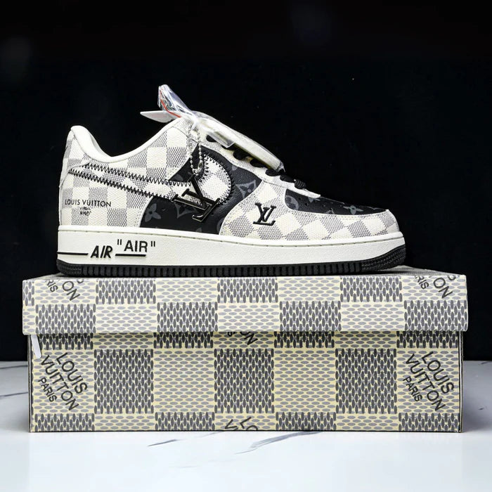 Sneaker