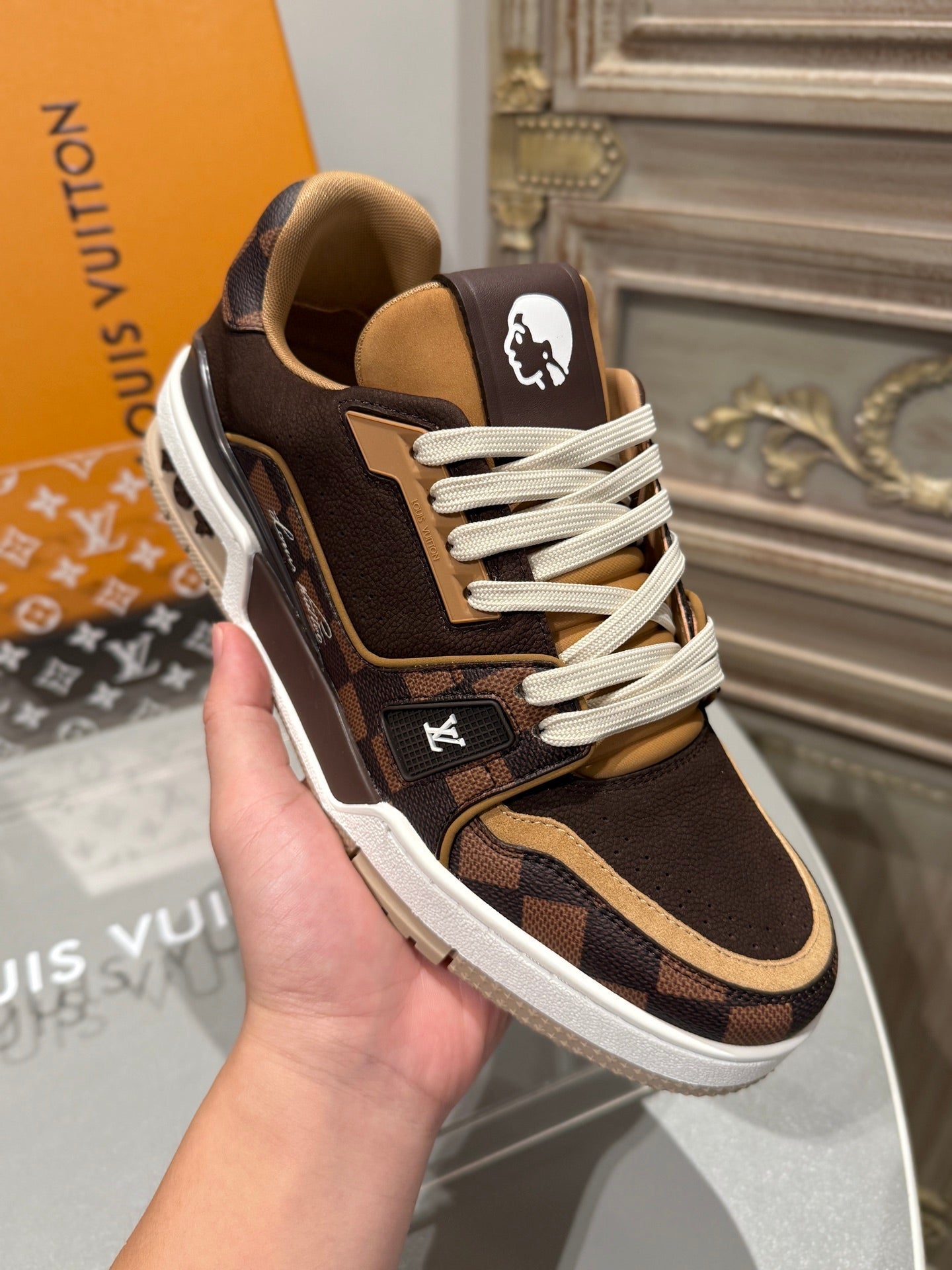 Sneakers