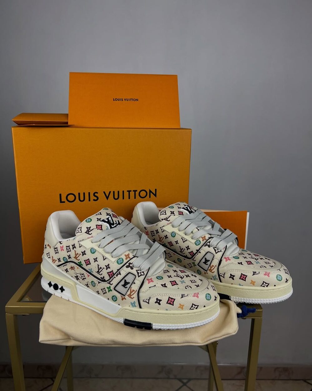 Sneaker