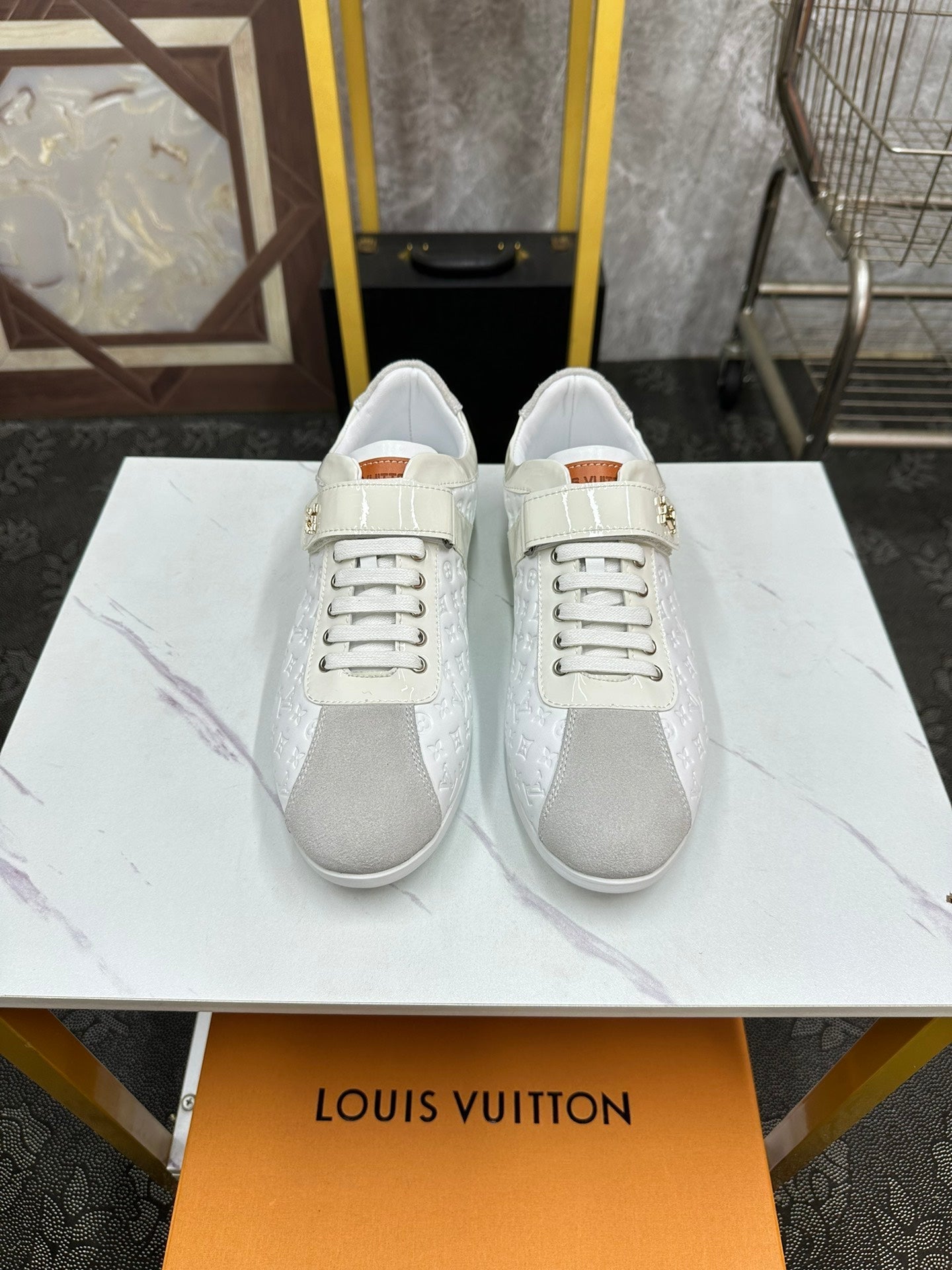 Sneakers