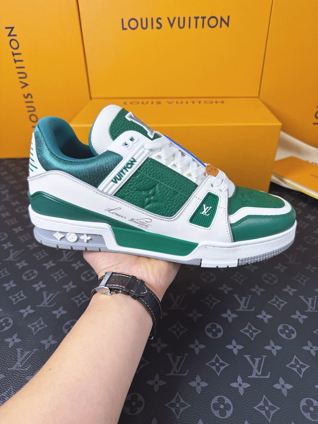 Sneakers