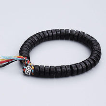 Perlenarmband aus Kokosnuss-Schalen mit eingraviertem Mantra - Weisheit & Spirituelle Energie