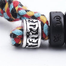 Perlenarmband aus Kokosnuss-Schalen mit eingraviertem Mantra - Weisheit & Spirituelle Energie