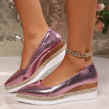 Mireya – GLOSSY POINTED-TOE ORTHOPEDIC WEDGE HEELS