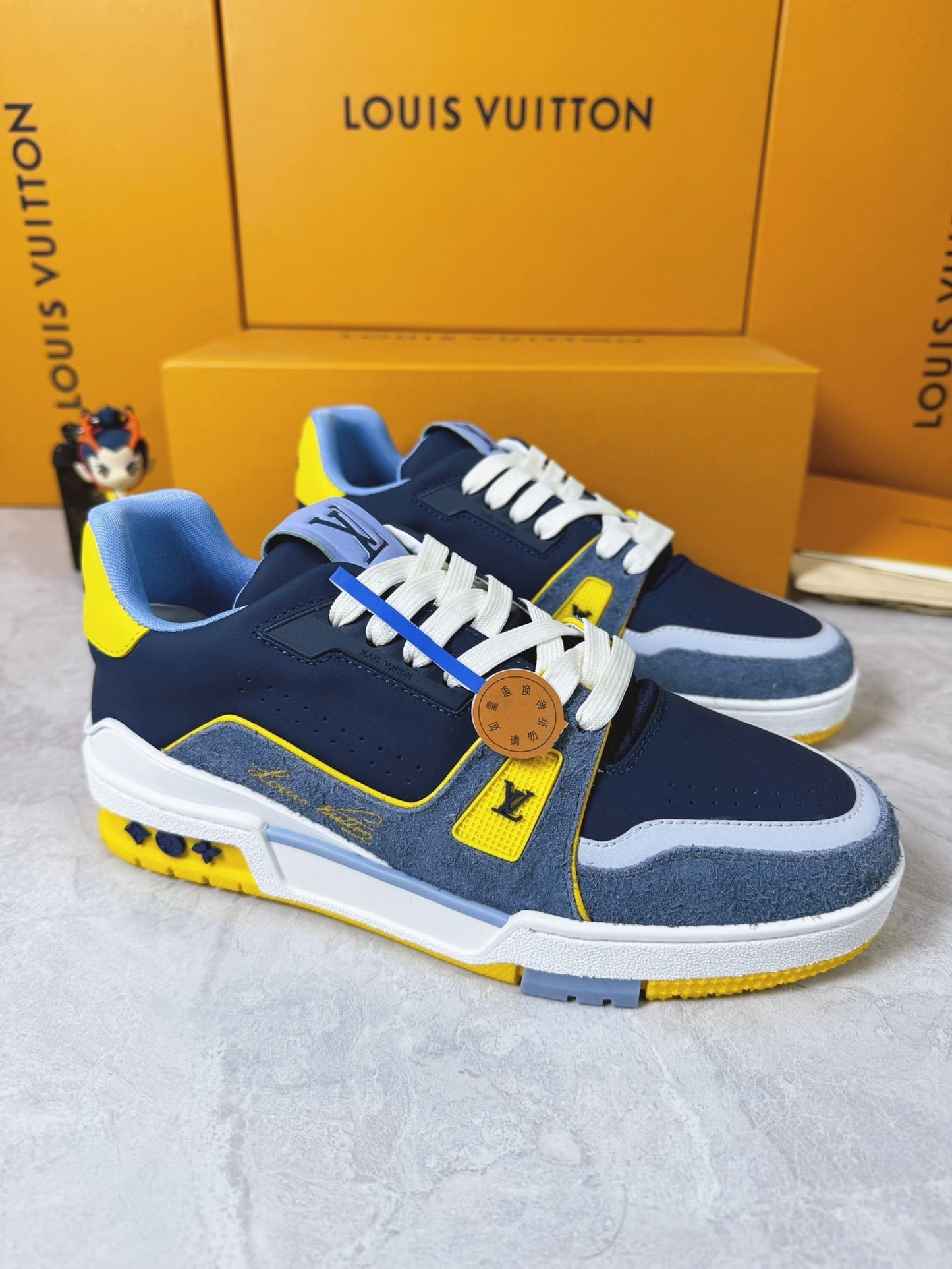 Sneakers