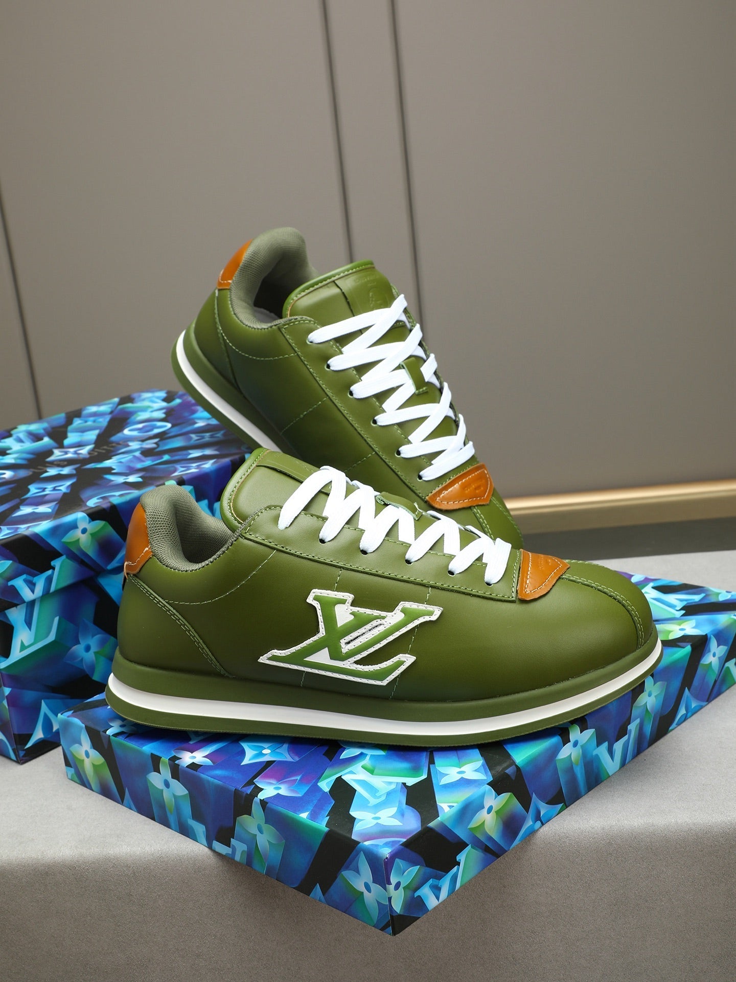 Sneakers