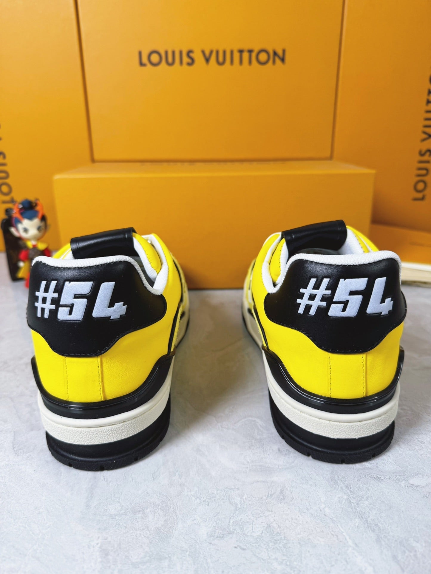 Sneakers