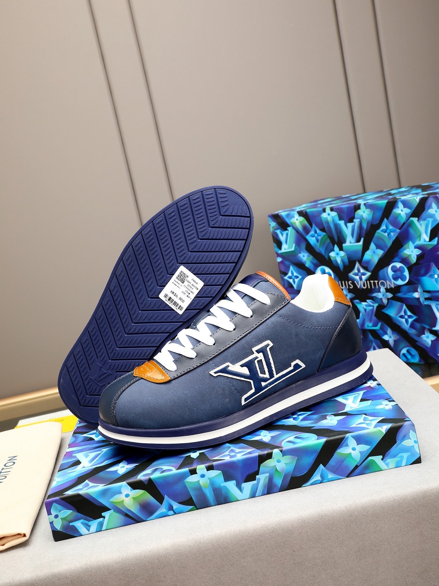Sneakers