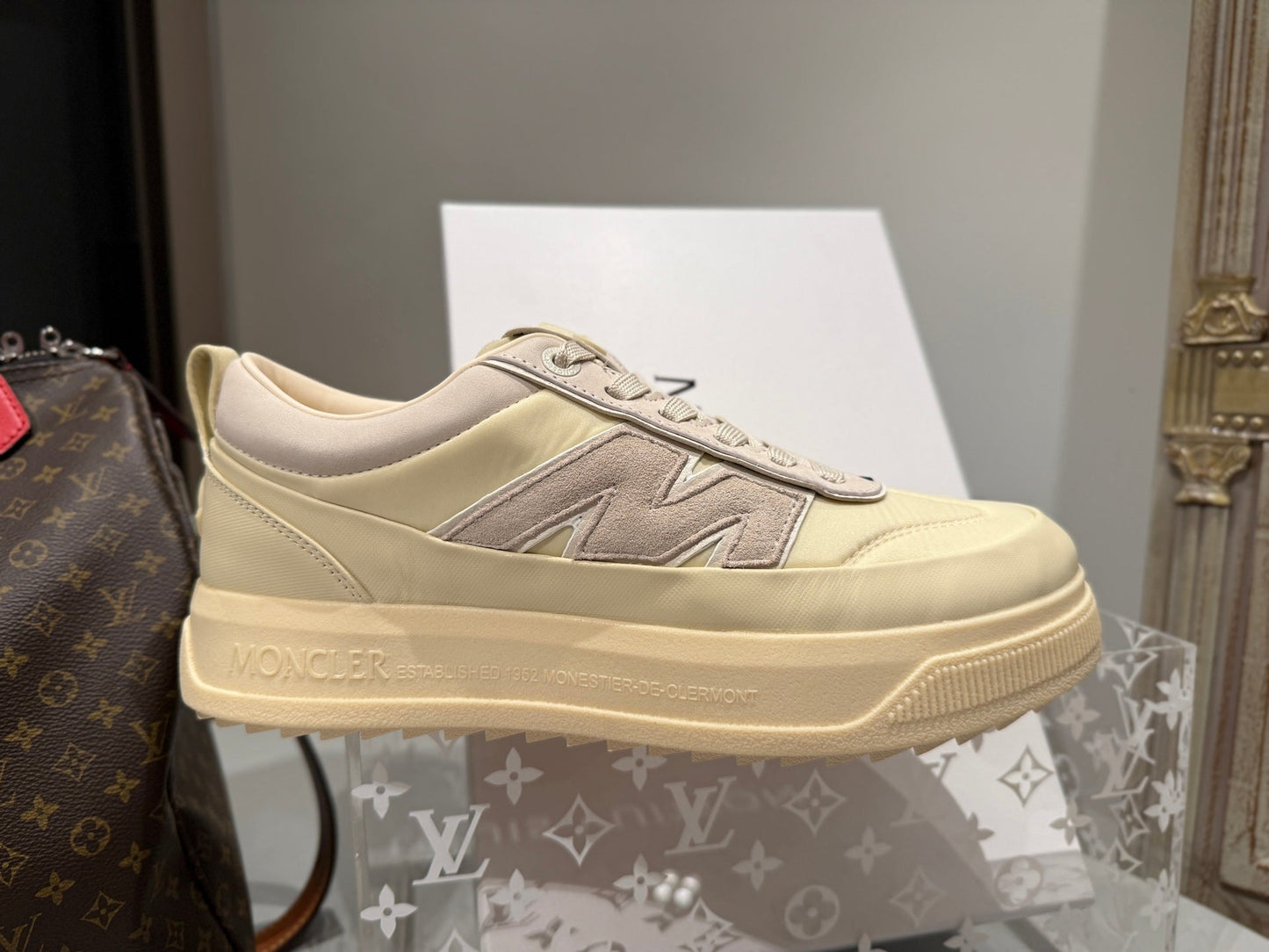 Sneakers