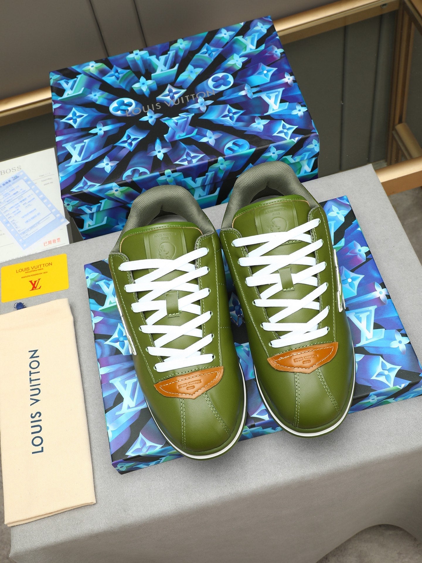 Sneakers